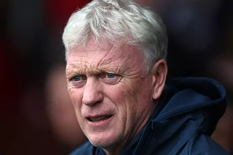 مويس: سعداء بانضمام أزنو إلى إيفرتون.. وليس من السهل التعاقد مع ظهير أيسر